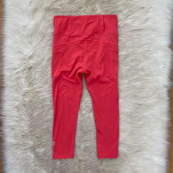 STIO Glide Crop Tech Tight Pink High Rise Cropped Leggings Athletic Workout - Picture 6 of 11